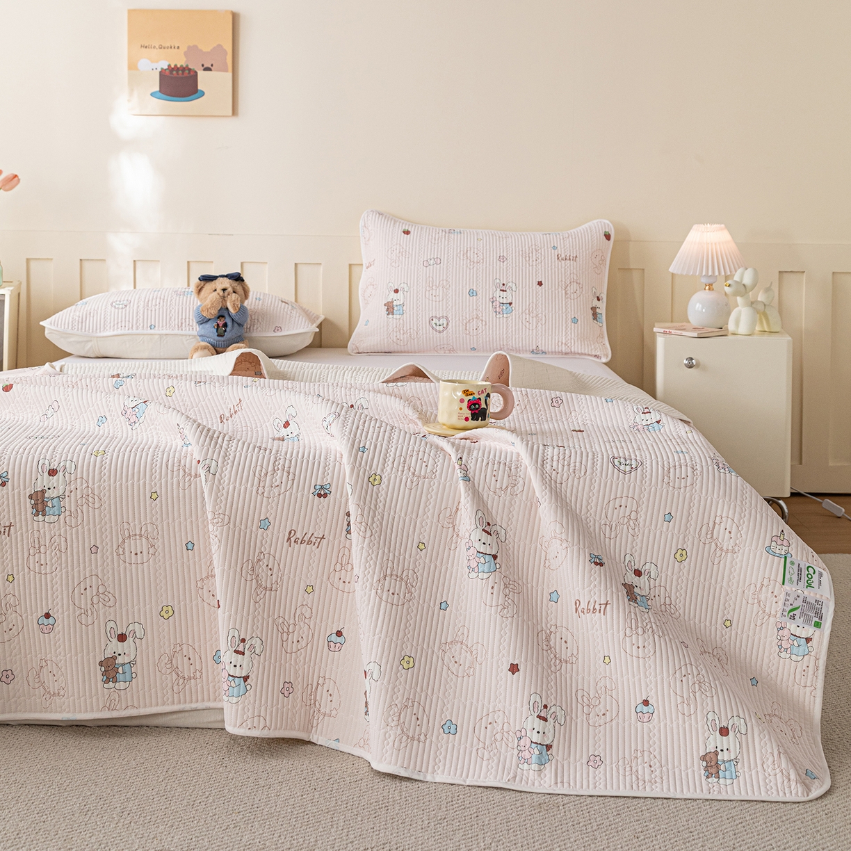 91家纺网 家纺一手货源 找家纺 源舜家纺 2026新款锦氨印花凉感床盖三件套 欢乐兔