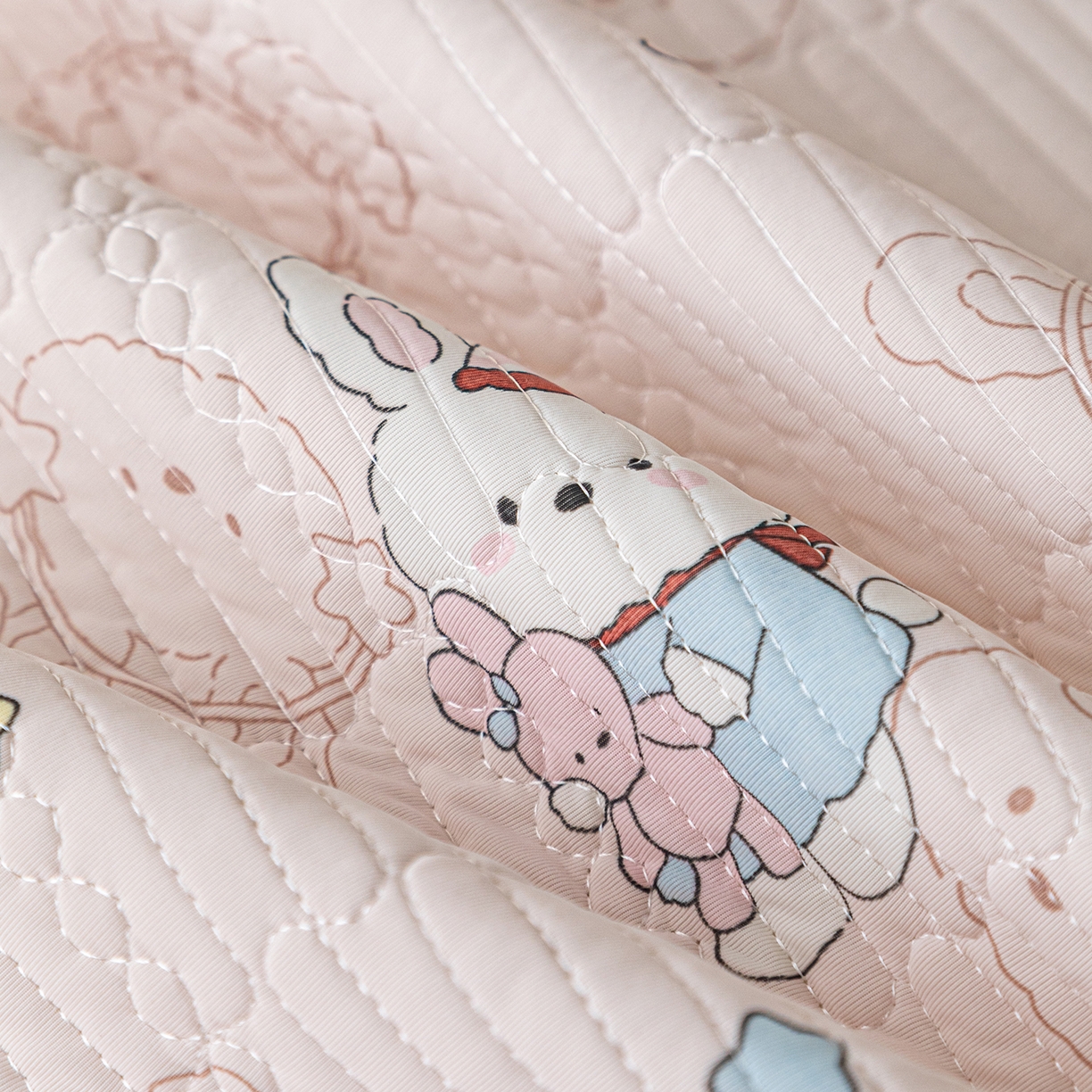 91家纺网 家纺一手货源 找家纺 源舜家纺 2026新款锦氨印花凉感床盖三件套 欢乐兔