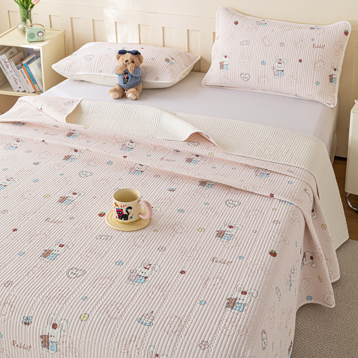 91家纺网 家纺一手货源 找家纺 源舜家纺 2026新款锦氨印花凉感床盖三件套 欢乐兔