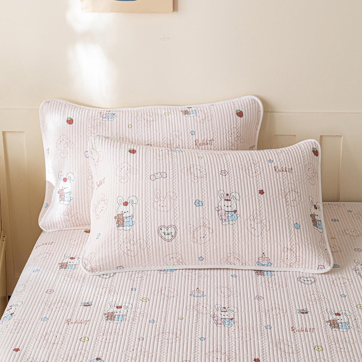 91家纺网 家纺一手货源 找家纺 源舜家纺 2026新款锦氨印花凉感床盖三件套 欢乐兔