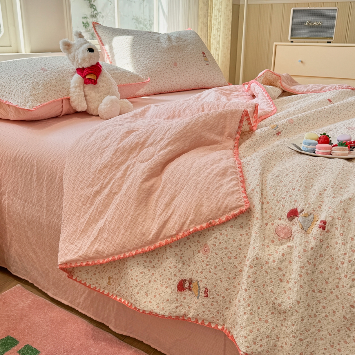 91家纺网 家纺一手货源 找家纺 慕澄家纺 2026新款泡芙棉贝壳边印花夏被四件套 夏被-少女花田