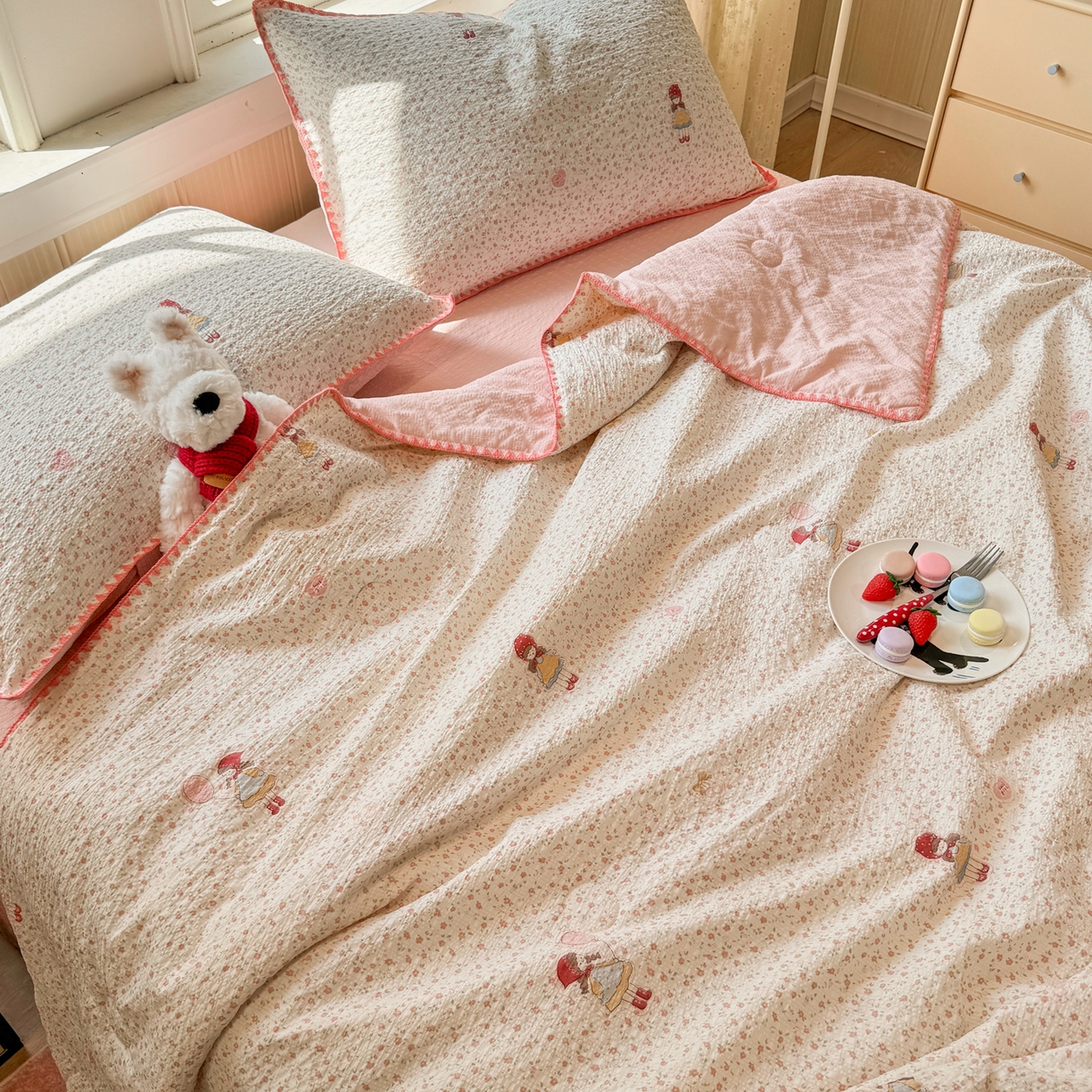 91家纺网 家纺一手货源 找家纺 慕澄家纺 2026新款泡芙棉贝壳边印花夏被四件套 夏被-少女花田