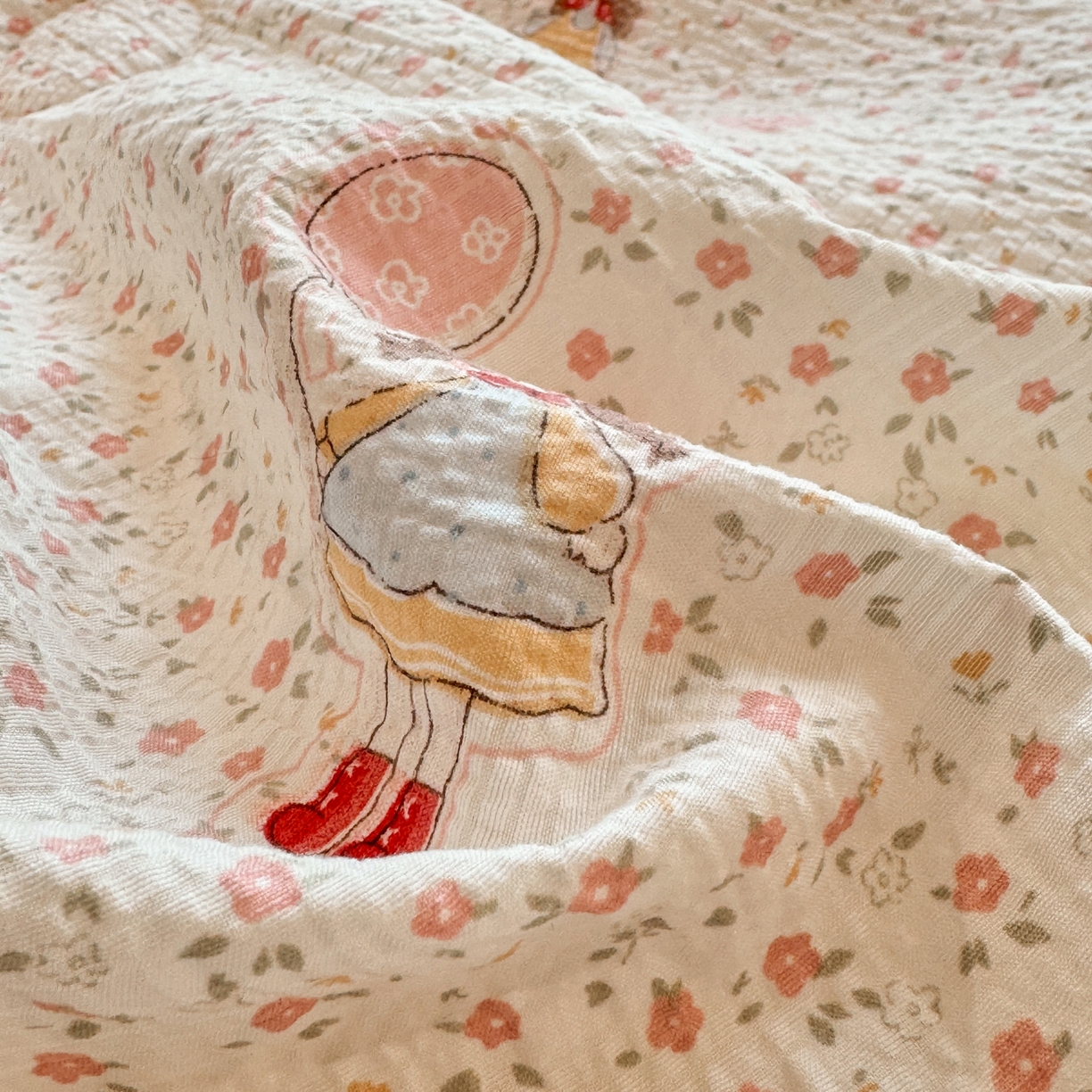 91家纺网 家纺一手货源 找家纺 慕澄家纺 2026新款泡芙棉贝壳边印花夏被四件套 夏被-少女花田