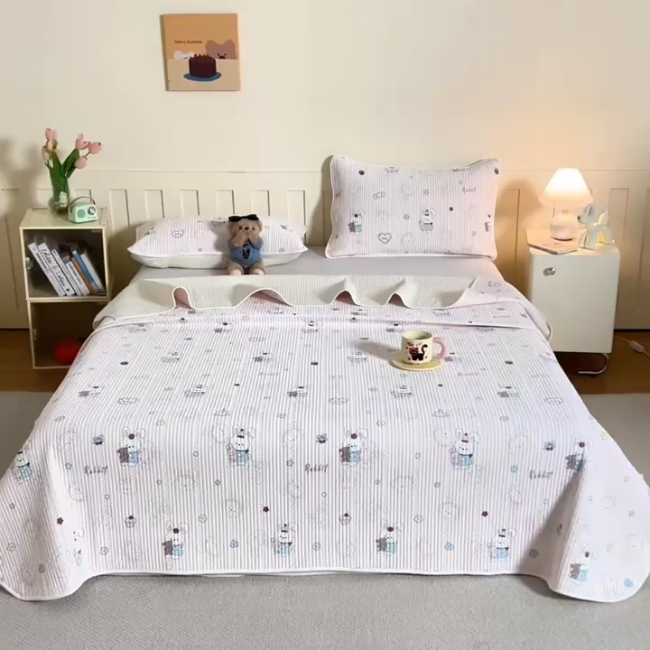 91家纺网 家纺一手货源 找家纺 源舜家纺 2026新款锦氨印花凉感床盖三件套 欢乐兔