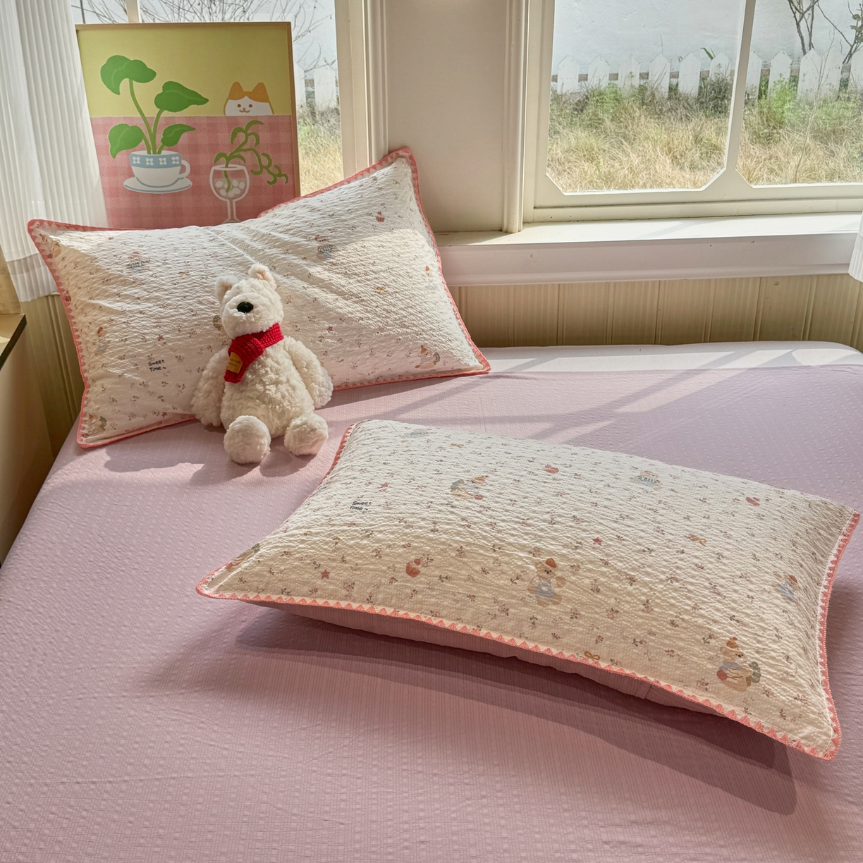 91家纺网 家纺一手货源 找家纺 慕澄家纺 2026新款泡芙棉贝壳边印花夏被四件套 夏被-甜莓小熊园