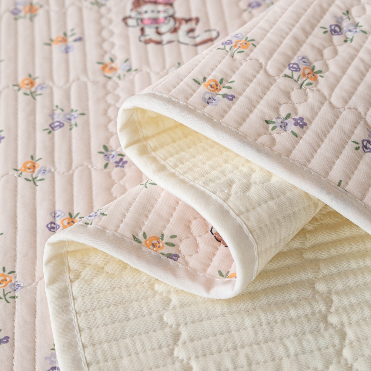 91家纺网 家纺一手货源 找家纺 源舜家纺 2026新款锦氨印花凉感床盖三件套 田园小猫