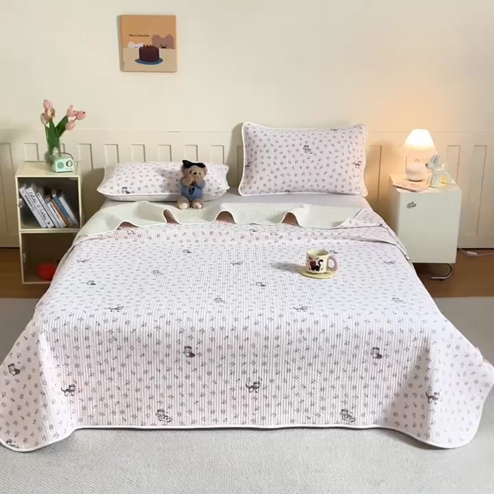 91家纺网 家纺一手货源 找家纺 源舜家纺 2026新款锦氨印花凉感床盖三件套 田园小猫