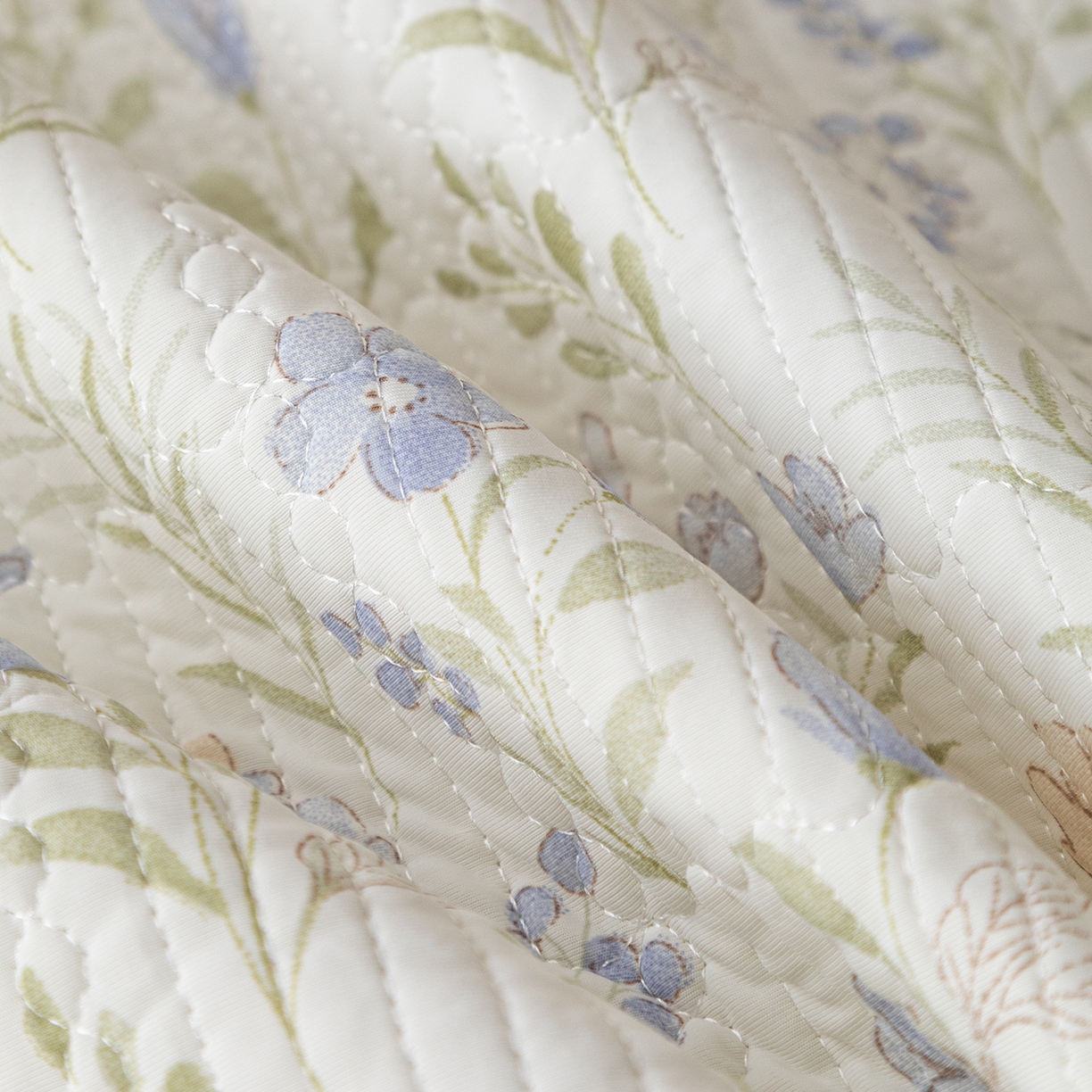 91家纺网 家纺一手货源 找家纺 源舜家纺 2026新款锦氨印花凉感床盖三件套 筱花