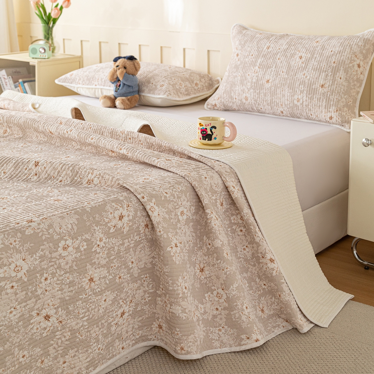 91家纺网 家纺一手货源 找家纺 源舜家纺 2026新款锦氨印花凉感床盖三件套 伊园