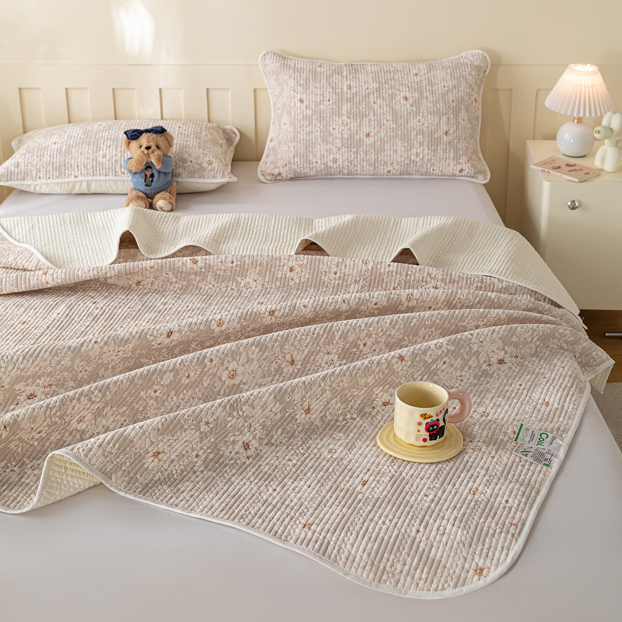 91家纺网 家纺一手货源 找家纺 源舜家纺 2026新款锦氨印花凉感床盖三件套 伊园