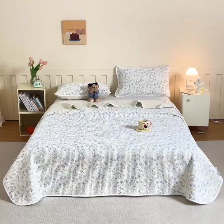 91家纺网 家纺一手货源 找家纺 源舜家纺 2026新款锦氨印花凉感床盖三件套 筱花