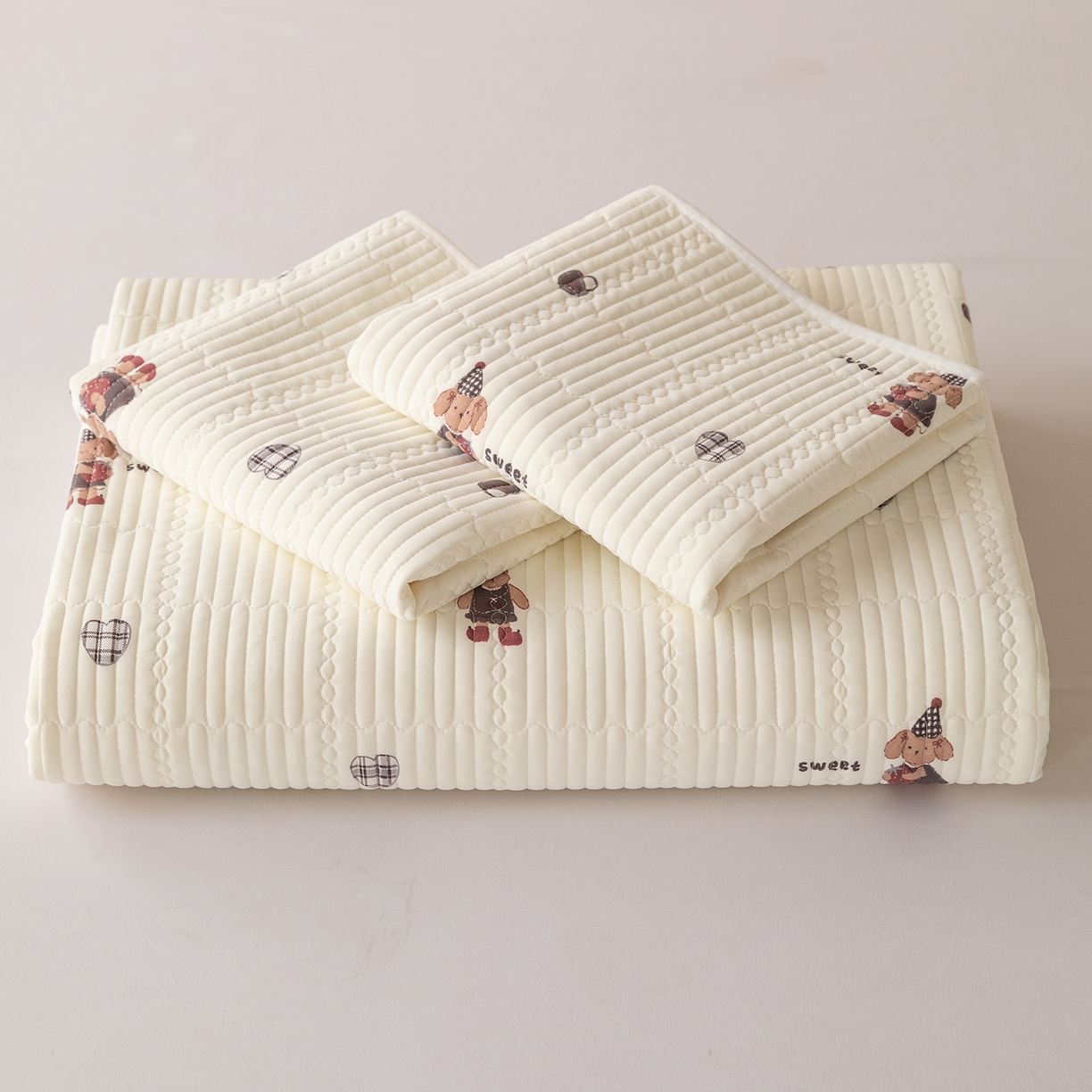 91家纺网 家纺一手货源 找家纺 源舜家纺 2026新款锦氨印花凉感床盖三件套 优漫卡通