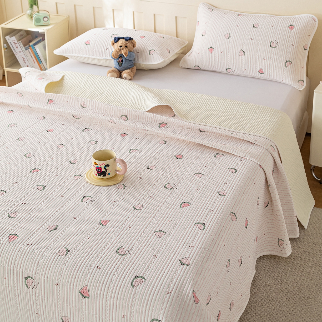 91家纺网 家纺一手货源 找家纺 源舜家纺 2026新款锦氨印花凉感床盖三件套 芝士草莓