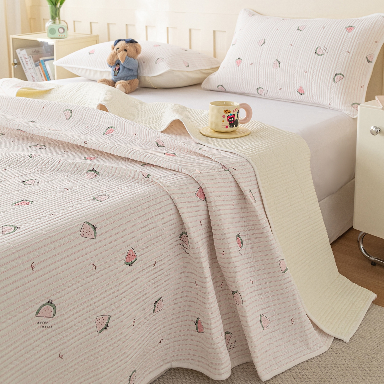 91家纺网 家纺一手货源 找家纺 源舜家纺 2026新款锦氨印花凉感床盖三件套 芝士草莓