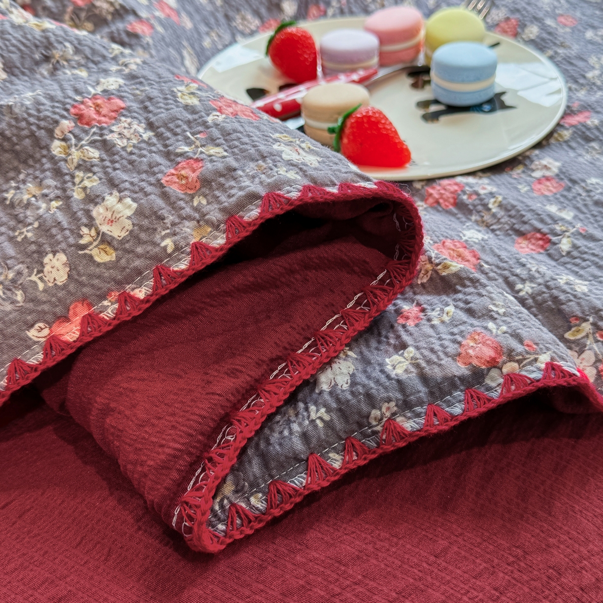 91家纺网 家纺一手货源 找家纺 慕澄家纺 2026新款泡芙棉贝壳边印花夏被四件套 夏被-午夜花园