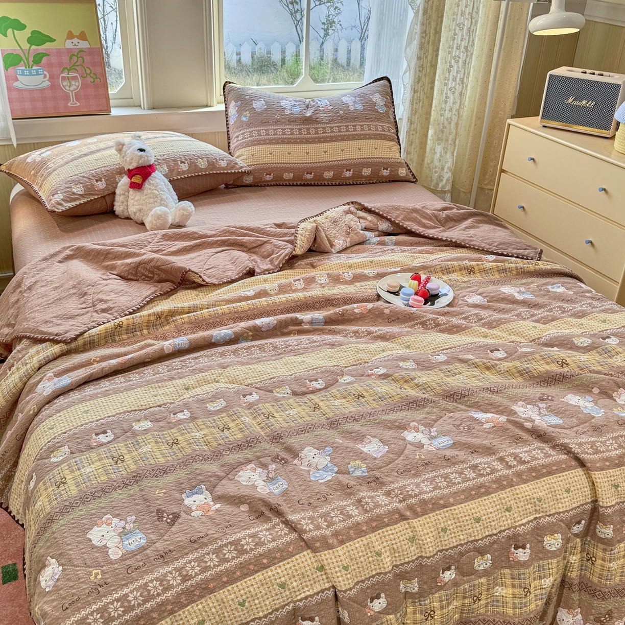 91家纺网 家纺一手货源 找家纺 慕澄家纺 2026新款泡芙棉贝壳边印花夏被四件套 夏被-椰棕猫软糖