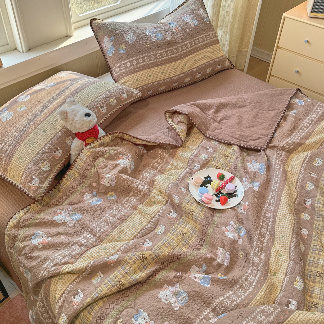 91家纺网 家纺一手货源 找家纺 慕澄家纺 2026新款泡芙棉贝壳边印花夏被四件套 夏被-椰棕猫软糖