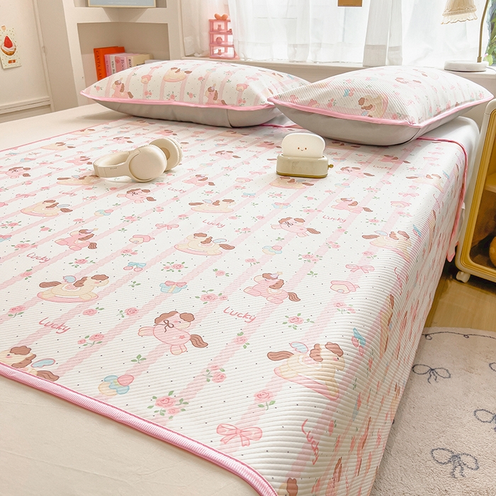 91家纺网 家纺一手货源 找家纺 莱米家纺 2026新款斜纹凉感床席冰豆豆系列 彩色木马