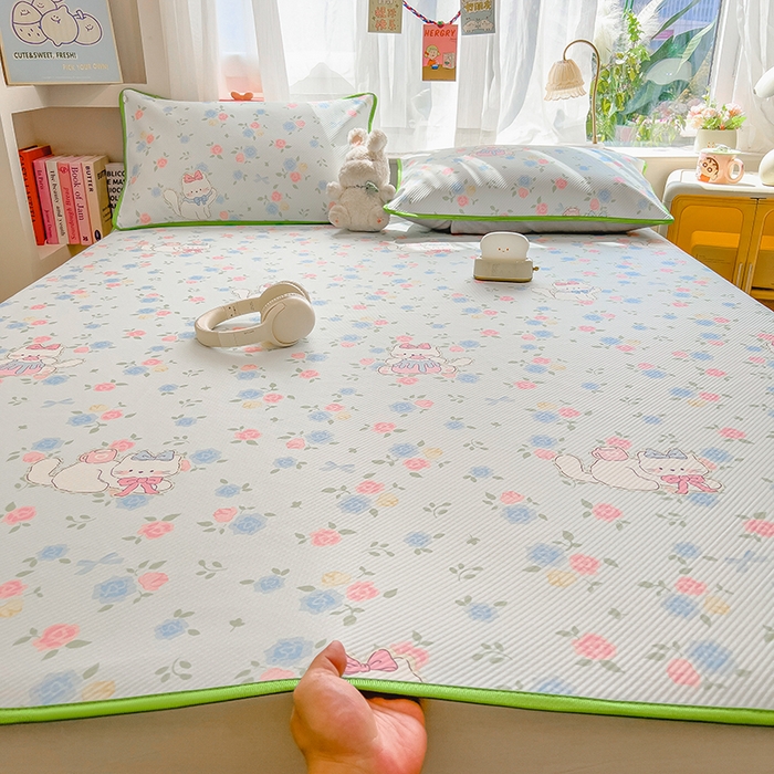 91家纺网 家纺一手货源 找家纺 莱米家纺 2026新款斜纹凉感床席冰豆豆系列 花朵小猫