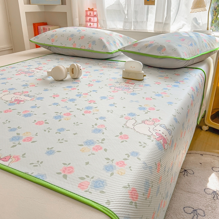 91家纺网 家纺一手货源 找家纺 莱米家纺 2026新款斜纹凉感床席冰豆豆系列 花朵小猫