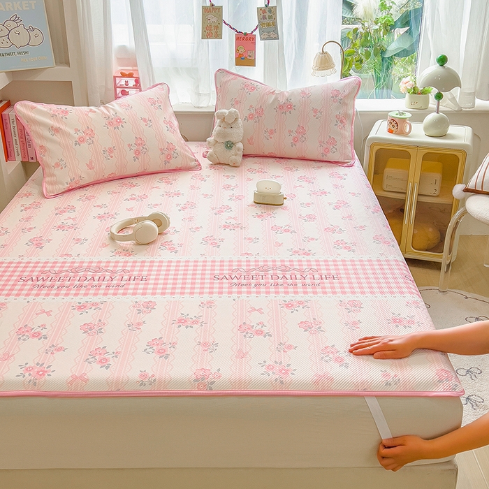 91家纺网 家纺一手货源 找家纺 莱米家纺 2026新款斜纹凉感床席冰豆豆系列 浪漫花语