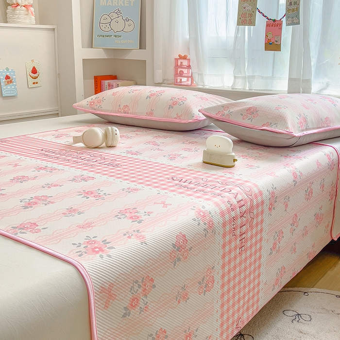 91家纺网 家纺一手货源 找家纺 莱米家纺 2026新款斜纹凉感床席冰豆豆系列 浪漫花语