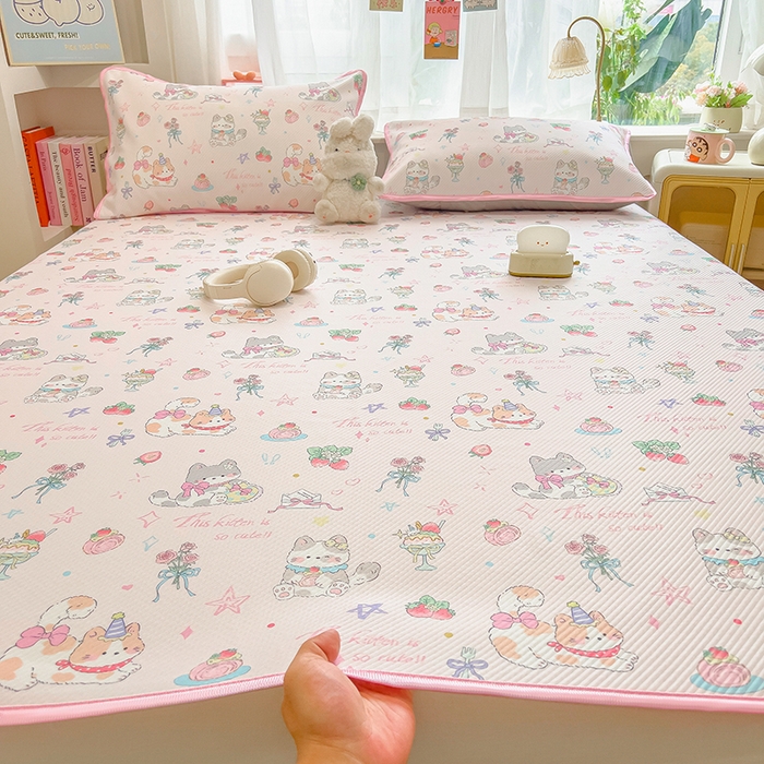 91家纺网 家纺一手货源 找家纺 莱米家纺 2026新款斜纹凉感床席冰豆豆系列 猫咪乐园