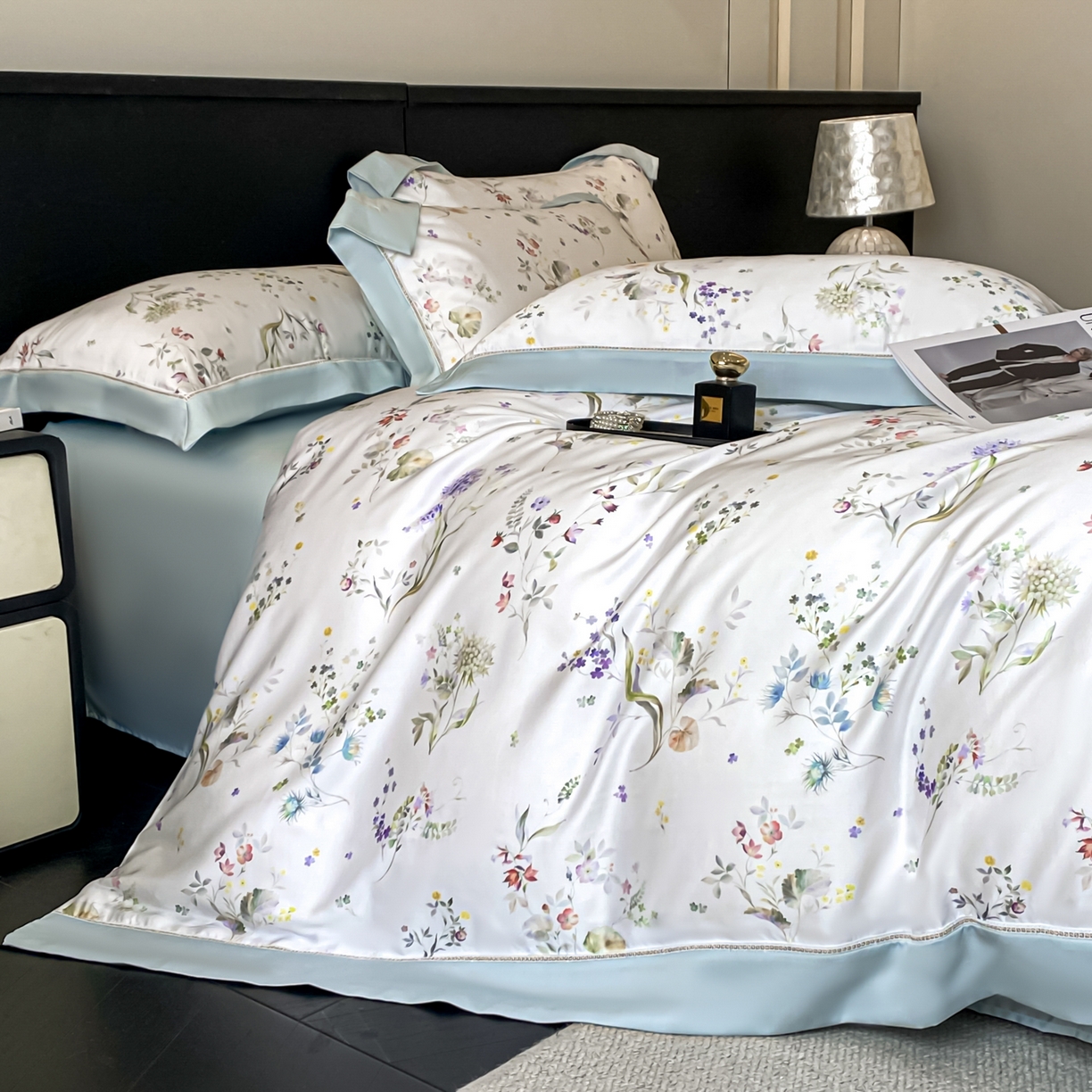 91家纺网 家纺一手货源 找家纺 （总）博纳家纺 2026新款100%莱赛尔天丝四件套宽边拼角绣花工艺数码印花田园风轻奢凉感四件套（礼盒装）