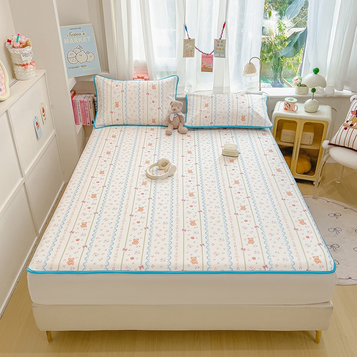 91家纺网 家纺一手货源 找家纺 莱米家纺 2026新款斜纹凉感床席冰豆豆系列 条纹小熊