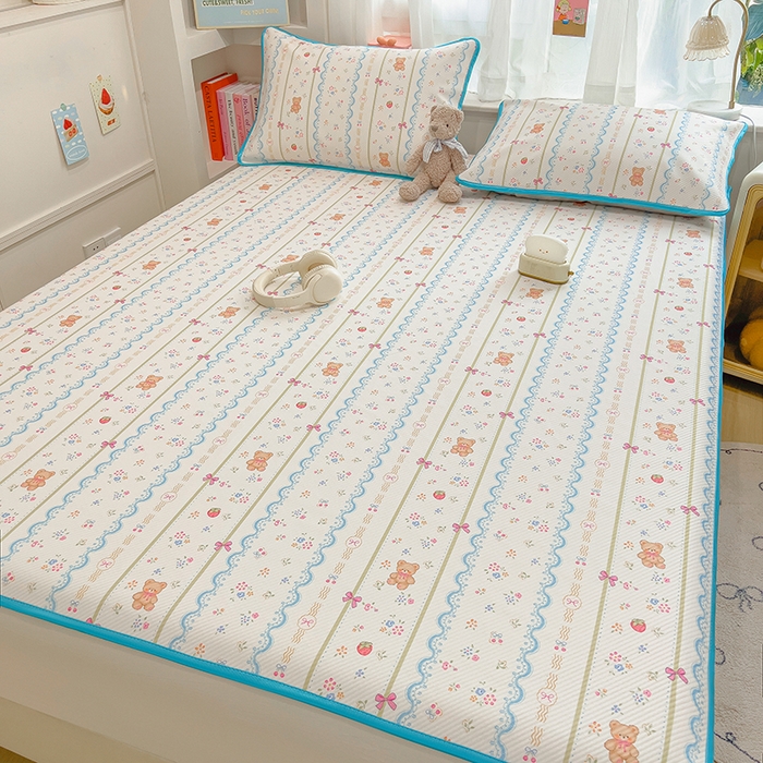 91家纺网 家纺一手货源 找家纺 莱米家纺 2026新款斜纹凉感床席冰豆豆系列 条纹小熊