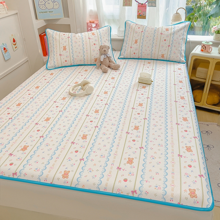 91家纺网 家纺一手货源 找家纺 莱米家纺 2026新款斜纹凉感床席冰豆豆系列 条纹小熊