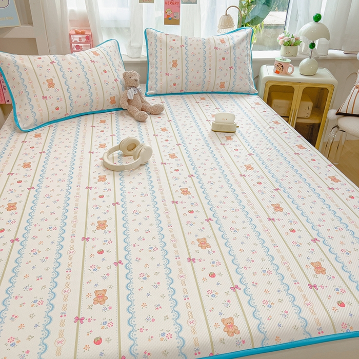 91家纺网 家纺一手货源 找家纺 莱米家纺 2026新款斜纹凉感床席冰豆豆系列 条纹小熊