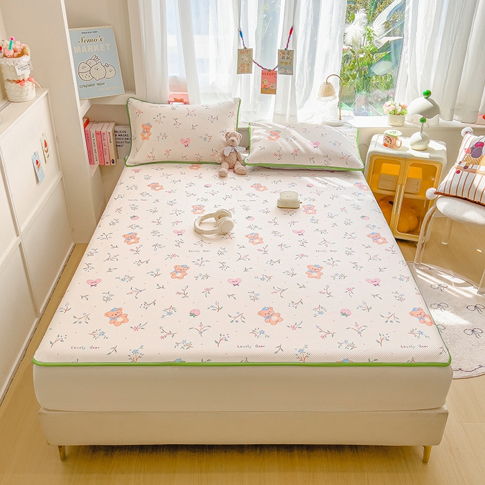 91家纺网 家纺一手货源 找家纺 莱米家纺 2026新款斜纹凉感床席冰豆豆系列 叶子小熊