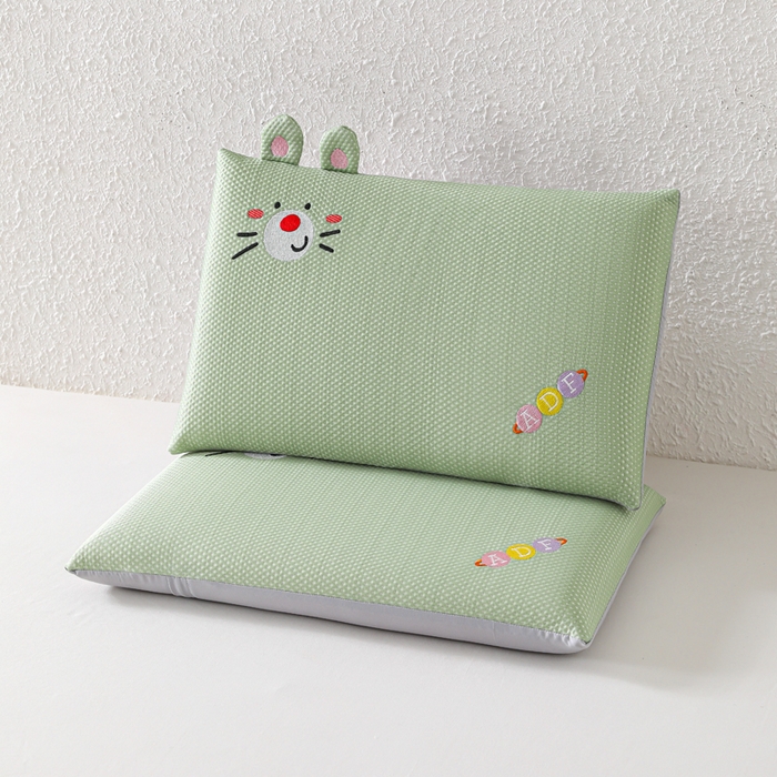 91家纺网 家纺一手货源 找家纺 织布人 2026新款枕芯夏季凉感可拆洗幼儿园儿童枕头学生宿舍专用枕套+枕芯 凉感甜心小艾-绿色