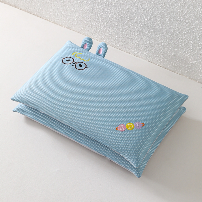 91家纺网 家纺一手货源 找家纺 织布人 2026新款枕芯夏季凉感可拆洗幼儿园儿童枕头学生宿舍专用枕套+枕芯 凉感甜心小奇-蓝色