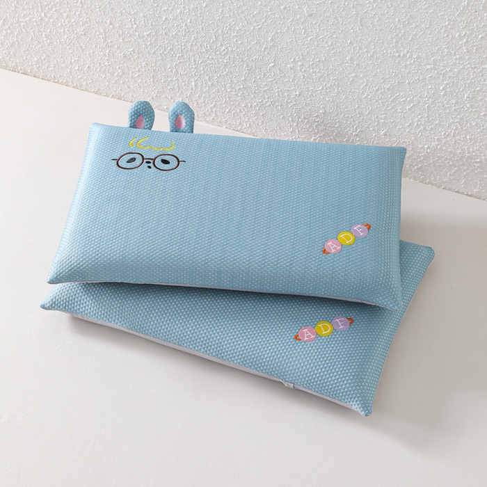 91家纺网 家纺一手货源 找家纺 织布人 2026新款枕芯夏季凉感可拆洗幼儿园儿童枕头学生宿舍专用枕套+枕芯 凉感甜心小奇-蓝色