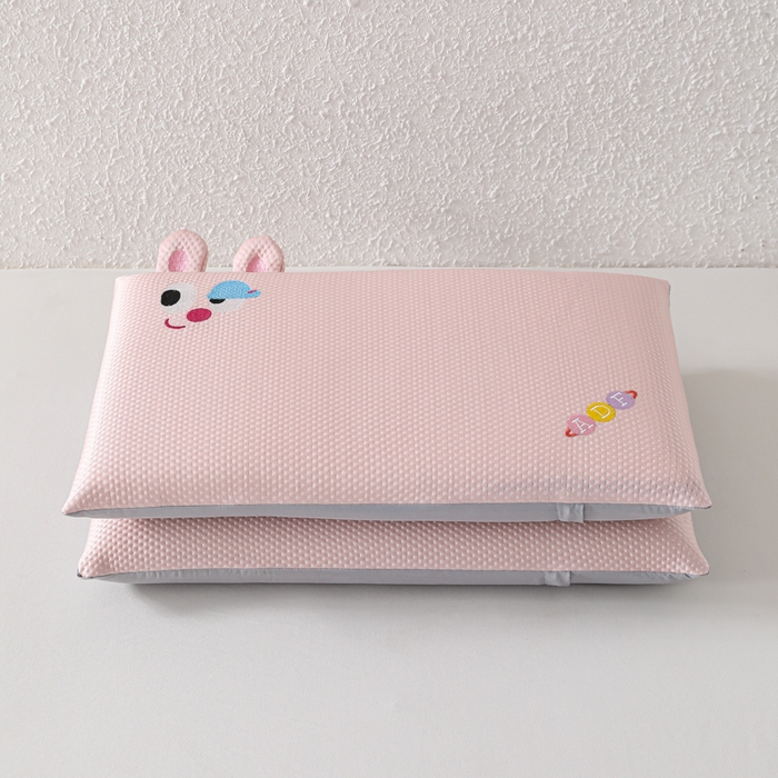 91家纺网 家纺一手货源 找家纺 织布人 2026新款枕芯夏季凉感可拆洗幼儿园儿童枕头学生宿舍专用枕套+枕芯 凉感甜心小熊-粉色