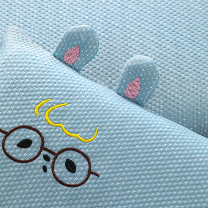 91家纺网 家纺一手货源 找家纺 织布人 2026新款枕芯夏季凉感可拆洗幼儿园儿童枕头学生宿舍专用枕套+枕芯 凉感甜心小奇-蓝色