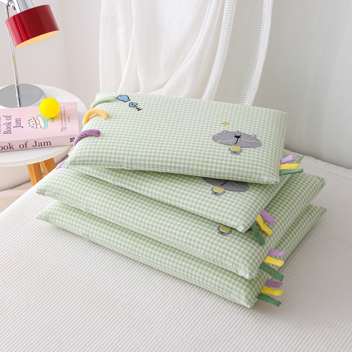 91家纺网 家纺一手货源 找家纺 织布人 2026新款枕芯全棉彩虹条可拆洗幼儿园儿童枕头学生宿舍专用枕套+枕芯 全棉彩虹条-小肥猫