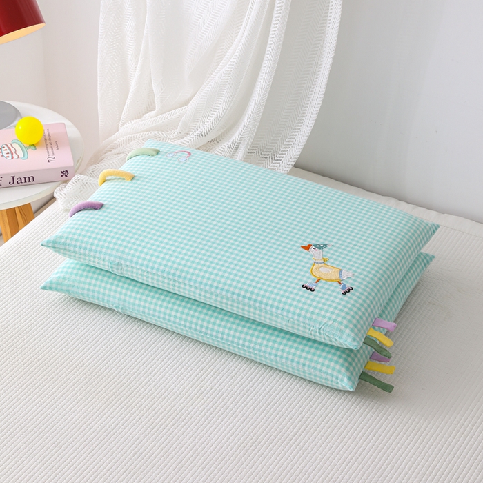 91家纺网 家纺一手货源 找家纺 织布人 2026新款枕芯全棉彩虹条可拆洗幼儿园儿童枕头学生宿舍专用枕套+枕芯 全棉彩虹条-滑板鸭鸭