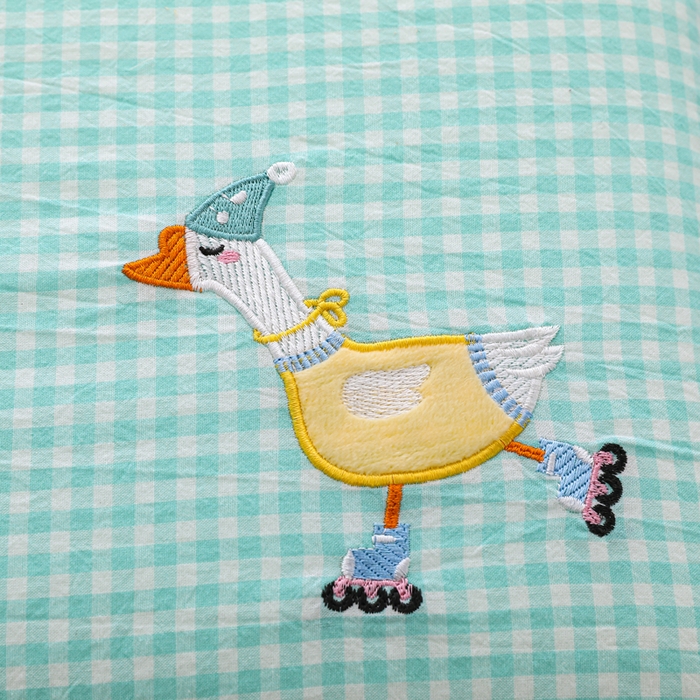 91家纺网 家纺一手货源 找家纺 织布人 2026新款枕芯全棉彩虹条可拆洗幼儿园儿童枕头学生宿舍专用枕套+枕芯 全棉彩虹条-滑板鸭鸭