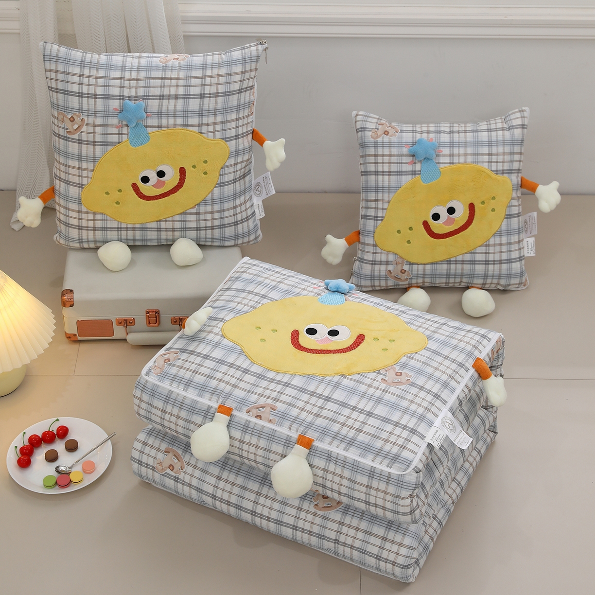 91家纺网 家纺一手货源 找家纺 （总）照世家纺 2026新款多功能抱枕被-芒里偷闲