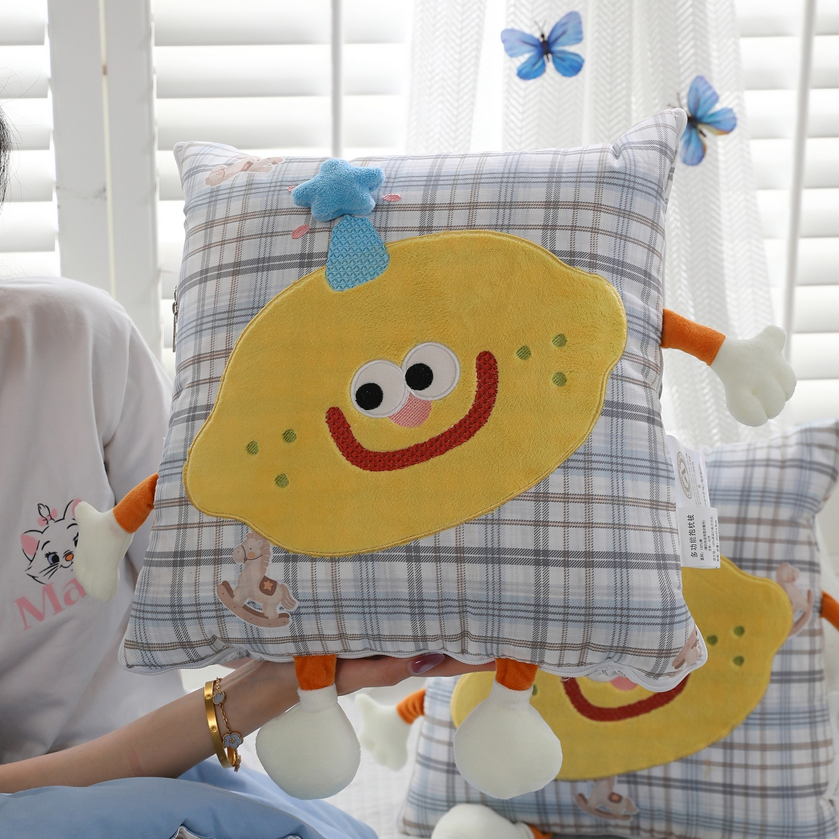 91家纺网 家纺一手货源 找家纺 照世家纺 2026新款多功能抱枕被-芒里偷闲 木马格