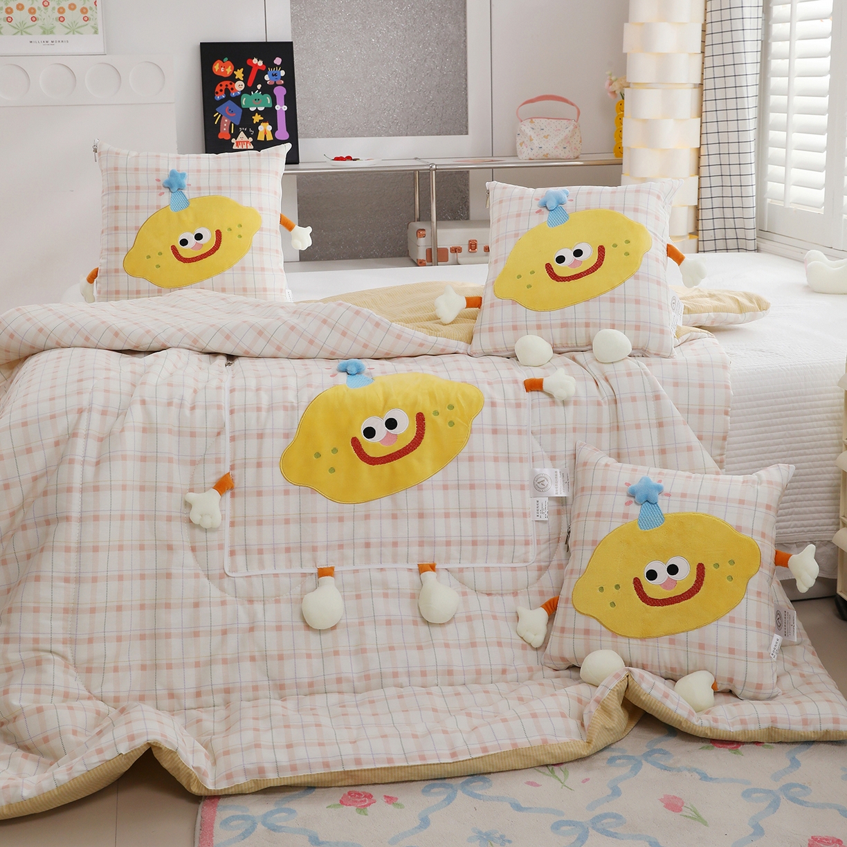 91家纺网 家纺一手货源 找家纺 照世家纺 2026新款多功能抱枕被-芒里偷闲 浅薇安