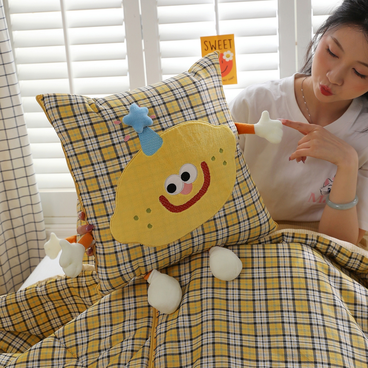 91家纺网 家纺一手货源 找家纺 照世家纺 2026新款多功能抱枕被-芒里偷闲 和熙