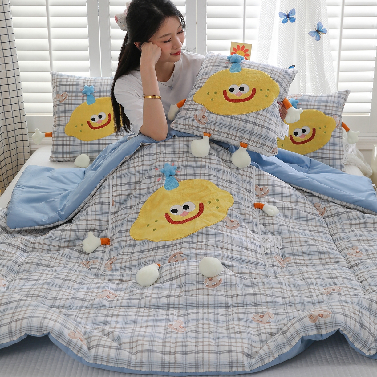 91家纺网 家纺一手货源 找家纺 照世家纺 2026新款多功能抱枕被-芒里偷闲 木马格