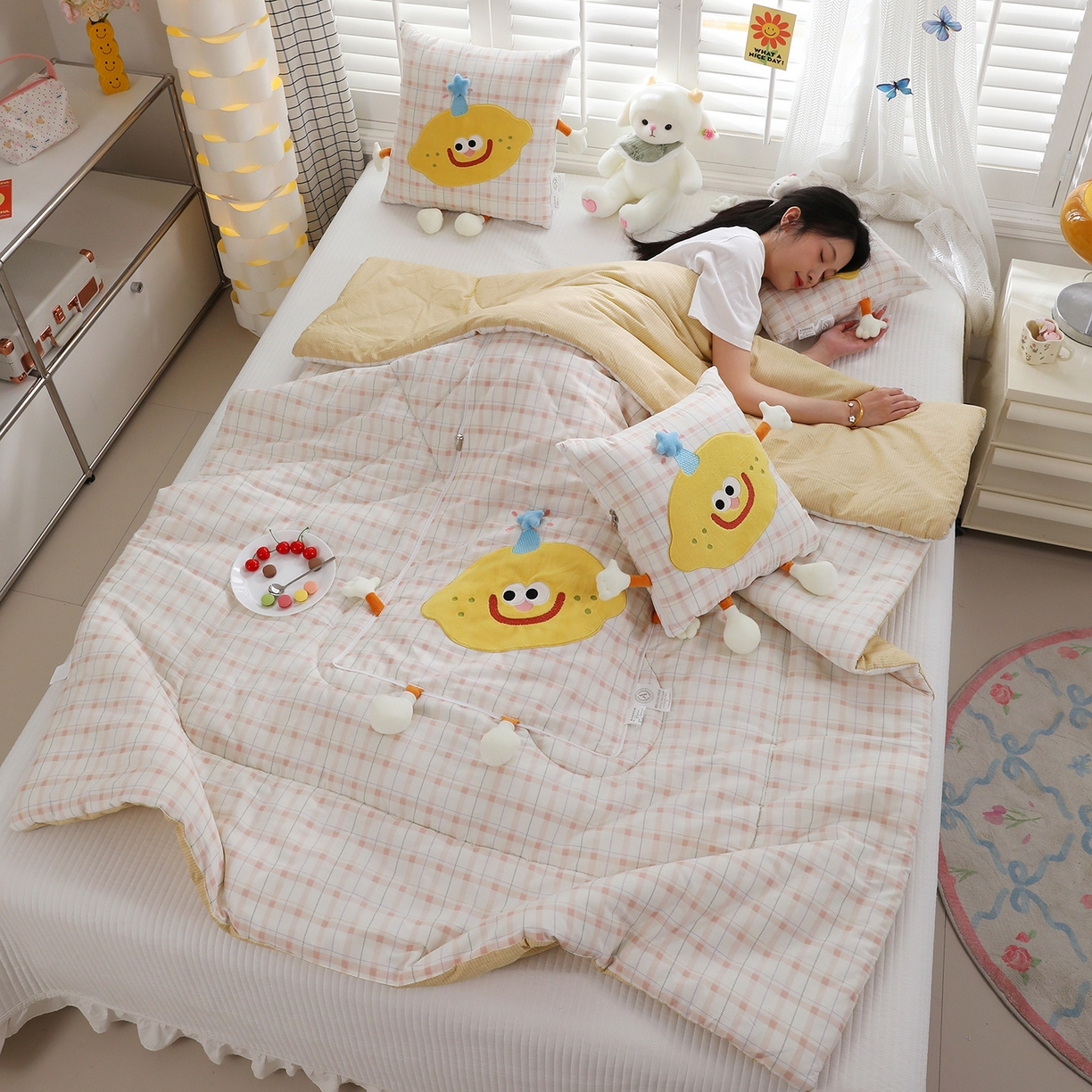 91家纺网 家纺一手货源 找家纺 照世家纺 2026新款多功能抱枕被-芒里偷闲 浅薇安