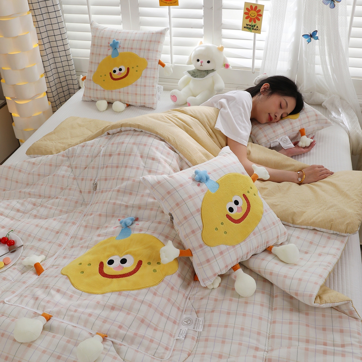 91家纺网 家纺一手货源 找家纺 照世家纺 2026新款多功能抱枕被-芒里偷闲 浅薇安