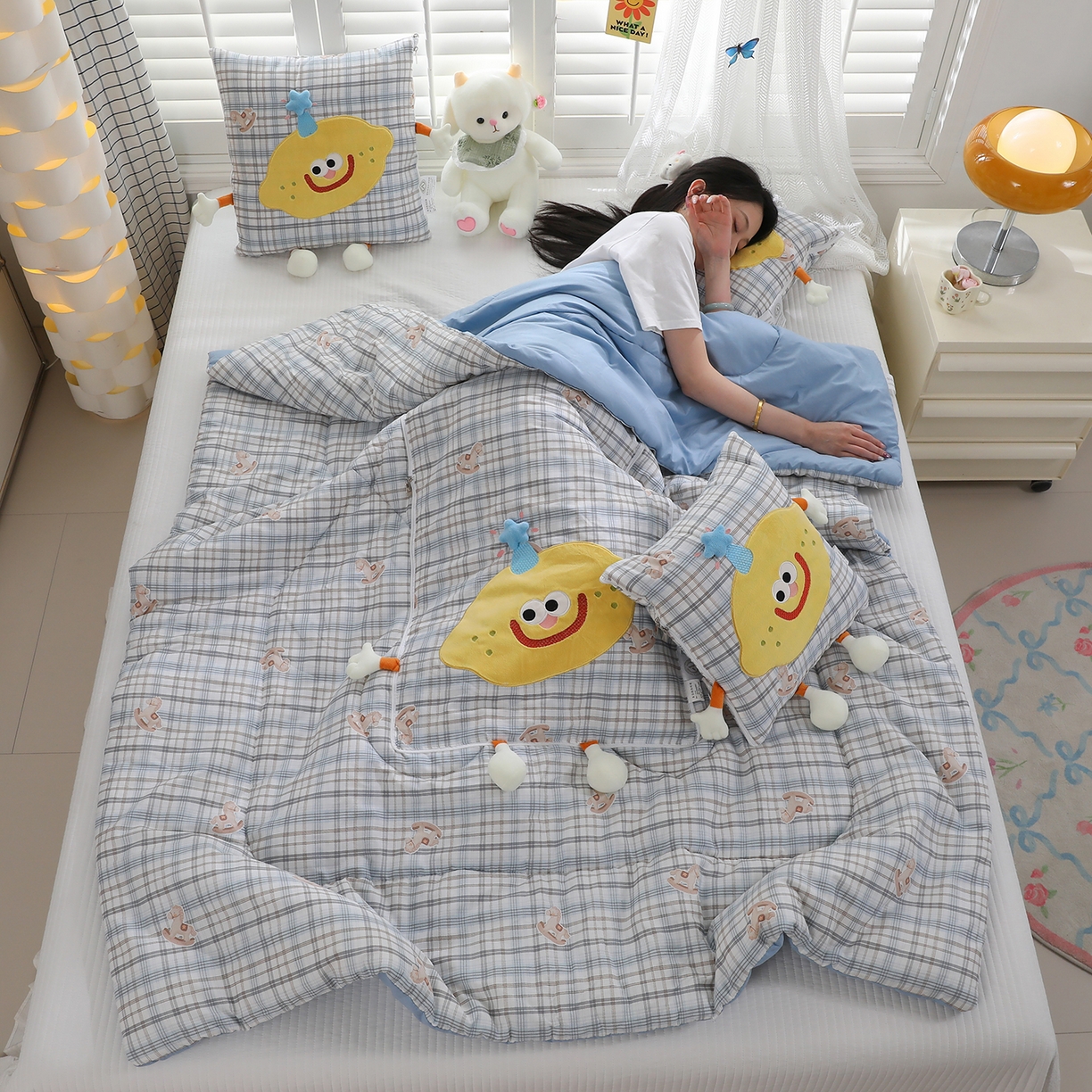 91家纺网 家纺一手货源 找家纺 照世家纺 2026新款多功能抱枕被-芒里偷闲 木马格