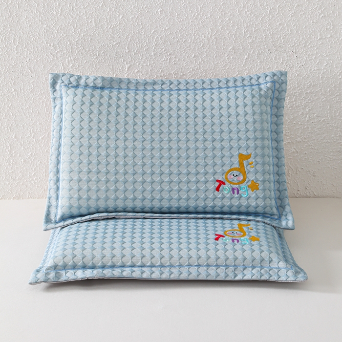 91家纺网 家纺一手货源 找家纺 织布人 2026新款枕芯夏季凉感可拆洗幼儿园儿童枕头学生宿舍专用枕套+枕芯 音乐凉感豆儿童枕-蓝色